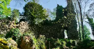 Rocher artificiel de 33 mdans le parc classé du Château d’Attre