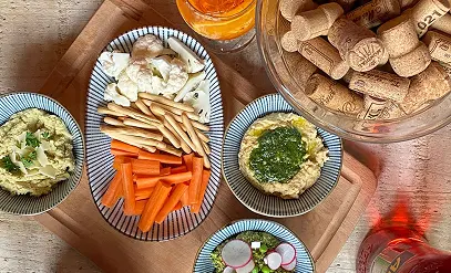 Planche apéritif dressée dans le Pavillon d’Anatole